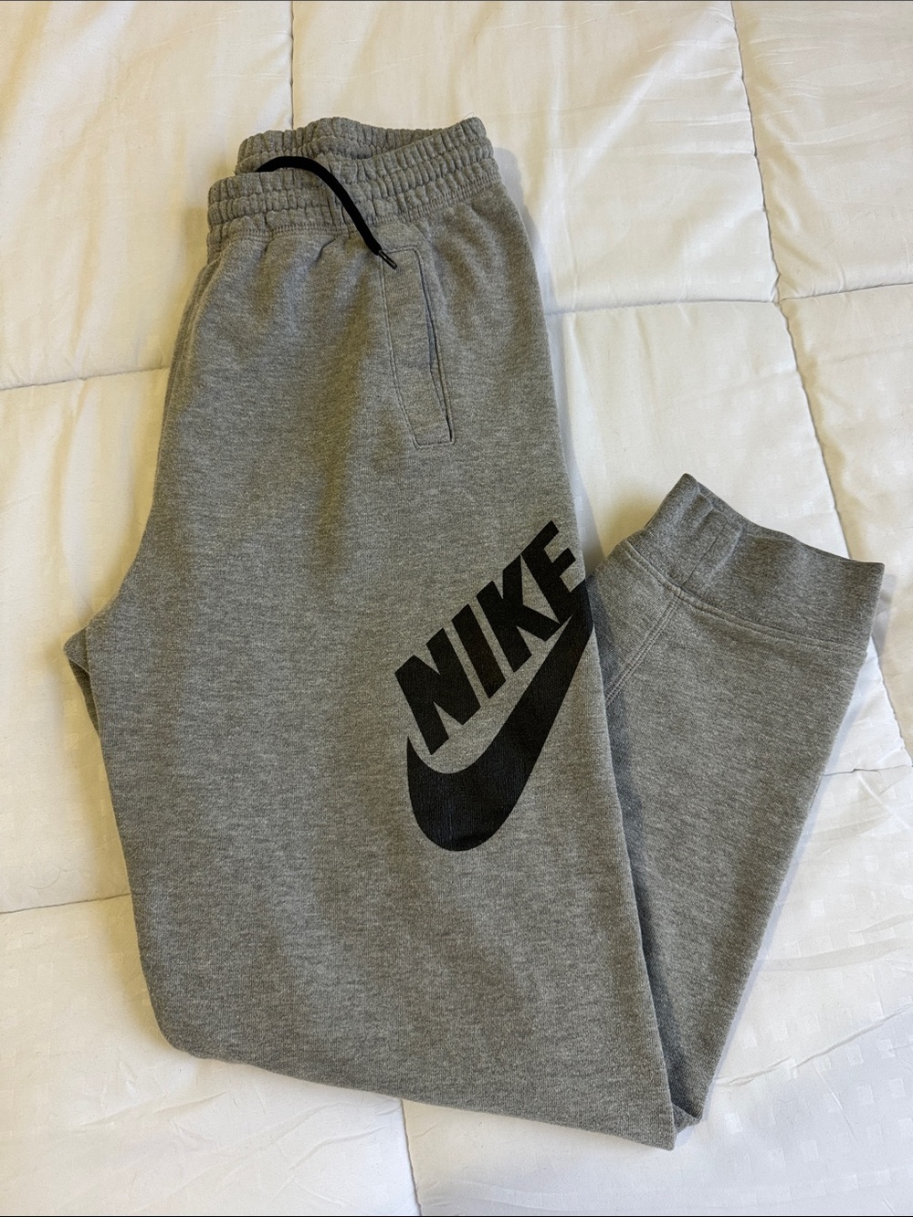 Nike joggers, loungewear pants, youth XL 13-15 years